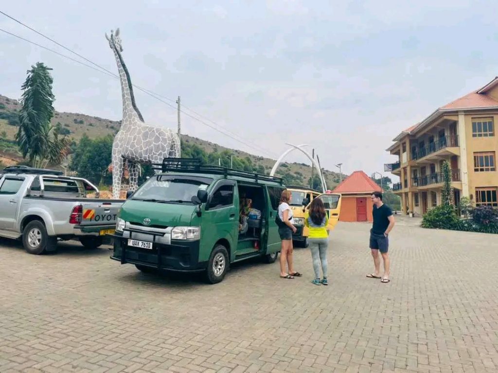 Car Hire Entebbe - Safari Van Hire Entebbe